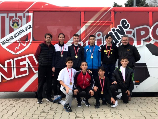 Nevşehir Belediyesi sporcularından 8 madalya