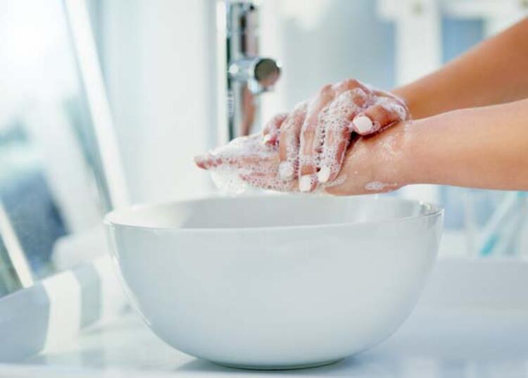 Dezenfektan, kolonya ve sabun kullanımından sonra ellerin bakımı önemli!!!