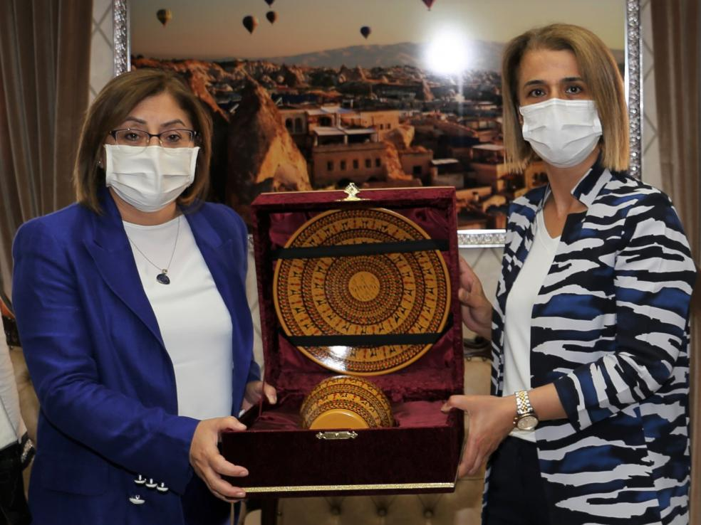 Gaziantep Büyükşehir Belediye Başkanı Fatma Şahin, Vali İnci Sezer Becel’i Ziyaret Etti