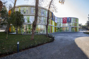 VEHBİ KOÇ VAKFI’NDAN 21’İNCİ YÜZYILIN ‘MODEL OKUL’U