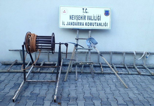 Gülşehir’de kaçak kazı yapan 4 kişi suçüstü yakalandı