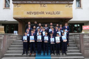 HAFIZ ÖĞRENCİLERİMİZDEN VALİLİK ZİYARETİ
