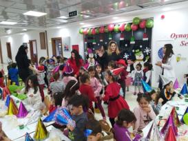 ALTINYILDIZ KREŞ VE ANAOKULU TÜM İNSANLIĞA ”MUTLU YILLAR” DİLER!