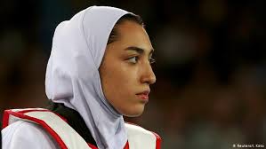 İran’ın olimpiyatlarda madalya kazanan tek kadın sporcusu ülkesini terk ettiğini açıkladı
