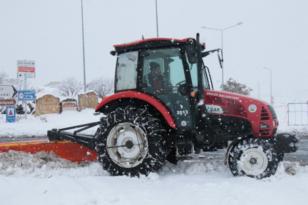BELEDİYE EKİPLERİ KAR VE BUZLANMAYA KARŞI DURMAKSIZIN ÇALIŞIYOR