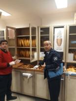 EKMEK SATIŞININ YAPILDIĞI FIRIN, BAKKAL VE MARKETLERDE KORUYUCU ELDİVEN TAKMA ZORUNLULUĞU GETİRİLDİ