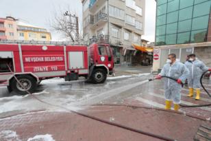 CADDELER DEZENFEKTE EDİLİYOR