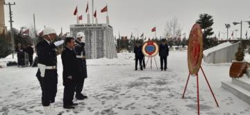 18 MART ŞEHİTLERİ ANMA GÜNÜ VE ÇANAKKALE DENİZ ZAFERİ’NİN 105. YIL DÖNÜMÜNDE ÇELENK SUNMA TÖRENİ YAPILDI