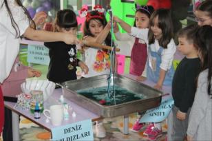 ALTINYILDIZ KREŞ VE ANAOKULLULAR BİLİM ŞENLİĞİNDE EĞLENİRKEN ÖĞRENİYORLAR
