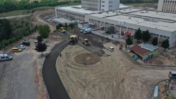 ALTYAPI ÇALIŞMALARI TAMAMLANAN ŞİFA MEYDANI VE DEVLET HASTANESİ ÇEVRESİNDE ASFALT İÇİN SON HAZIRLIKLAR