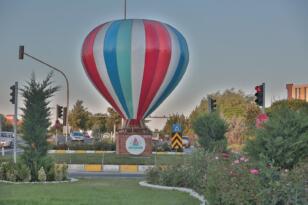ÜRGÜP CADDESİNE DEV BALON MAKETİ