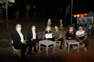 KAYAŞEHİR’DE GEZEN SİNEMA TIRI İLE AÇIK HAVADA SİNEMA KEYFİ