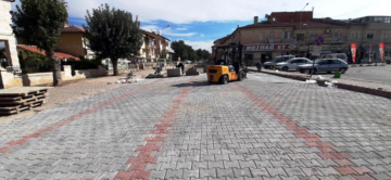 Mithat Dülge Caddesinde kilit parke yol yapım çalışmaları başladı.
