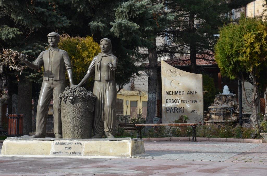 Ürgüp’teki değişime bağ bozumu anıtı da ayak uydurdu