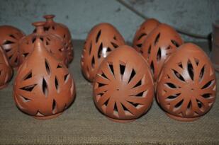 Çanak çömlekler dekorasyon içinde kullanılıyor