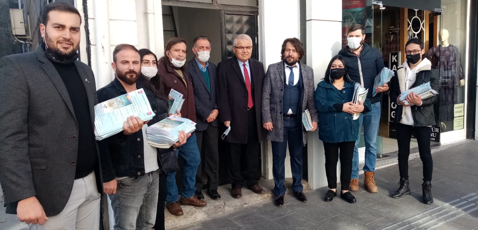 CHP 3 bin adet broşür dağıttı