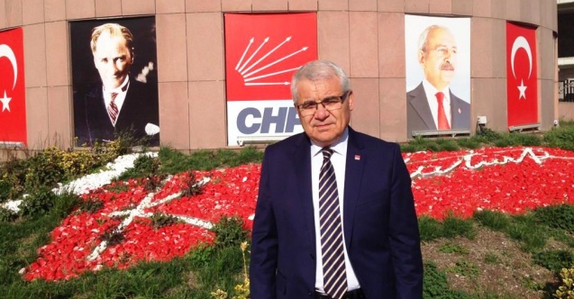 CHP’den muhtarlara Atatürk portresi ve Türk bayrağı
