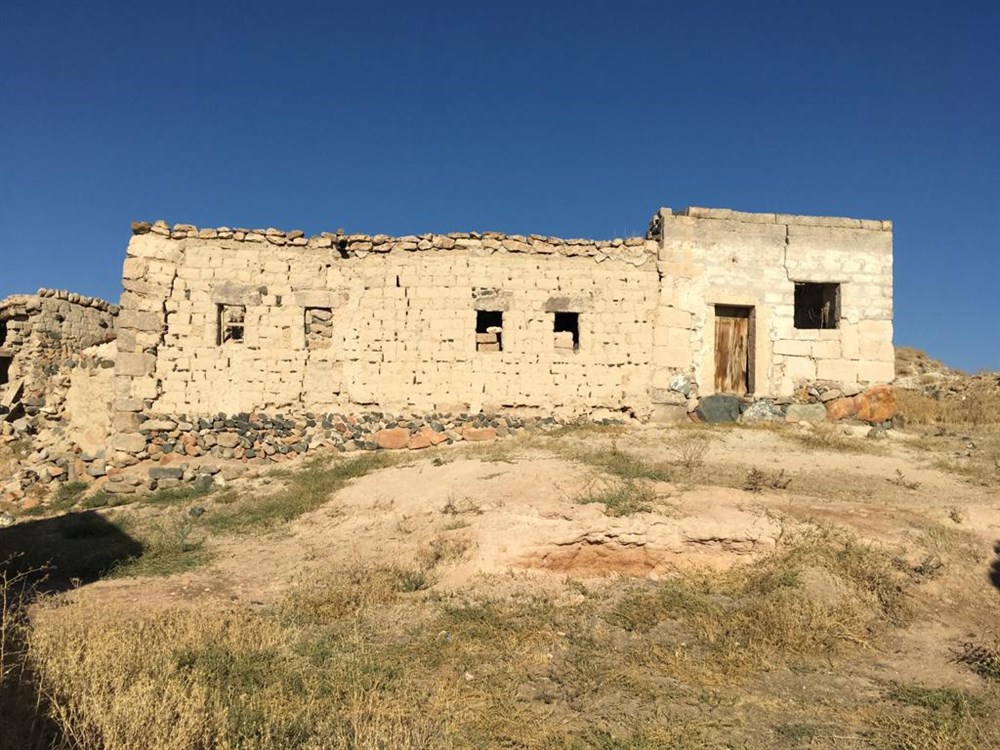 Çullar’da metruk binalar yıkılıyor