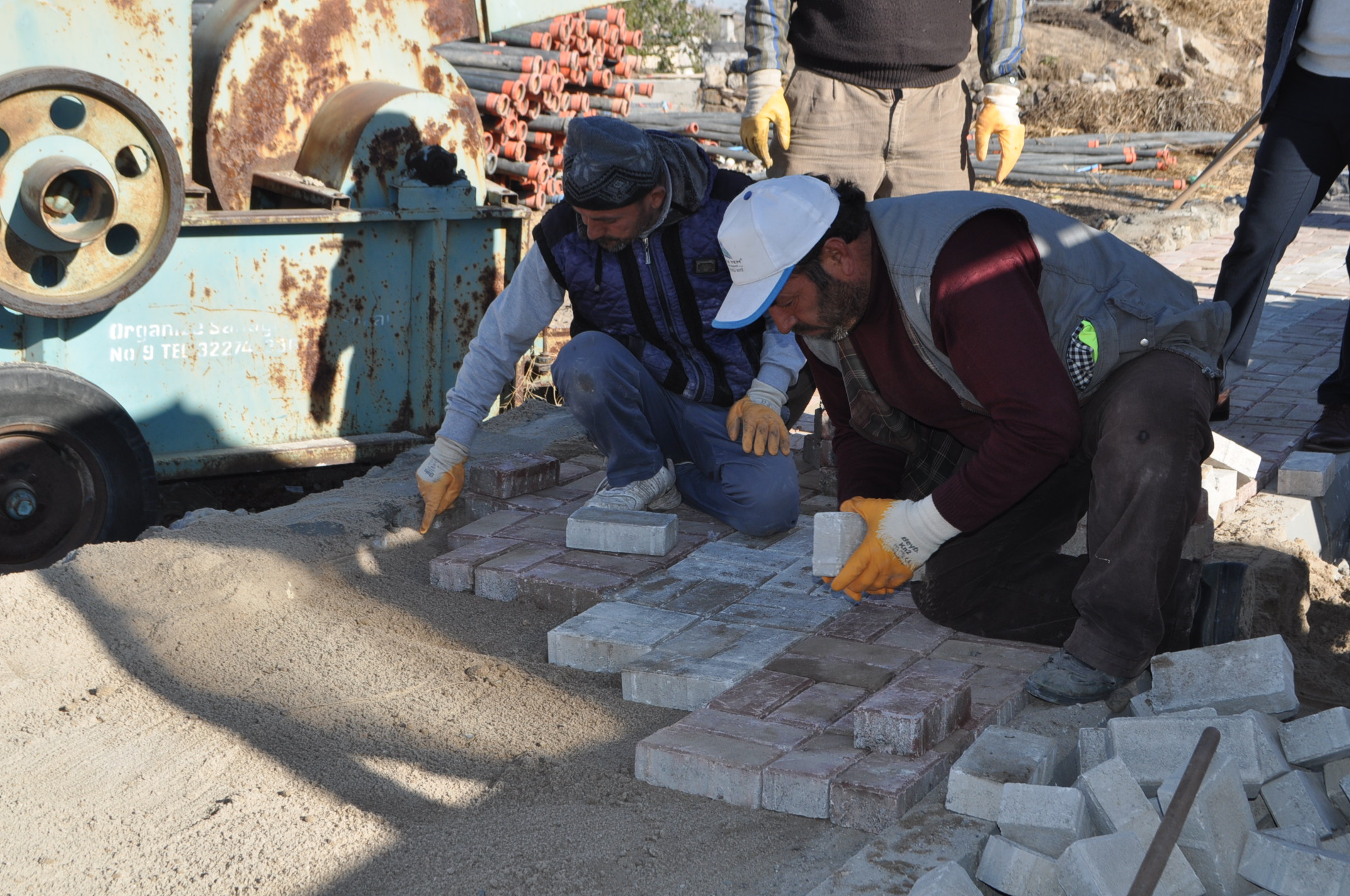 Karapınar’da kaldırım düzenleme çalışmaları