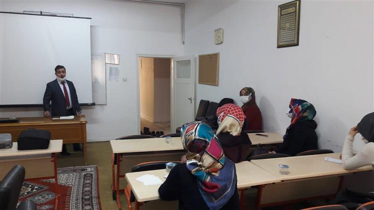 Ürgüp’te kuran kursları hizmet içi eğitim seminerleri sürüyor