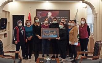 Maske tamam da, sosyal mesafe yok