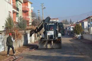 Gülşehir’de yol ve kaldırım düzenlemeleri sürüyor