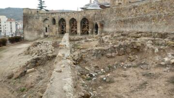 Burası da geriden geriye bakmalık kaldı