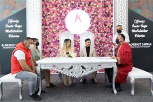 GENÇ FUTBOLCUNUN NİKÂHINI BELEDİYE BAŞKANI SAVRAN KIYDI