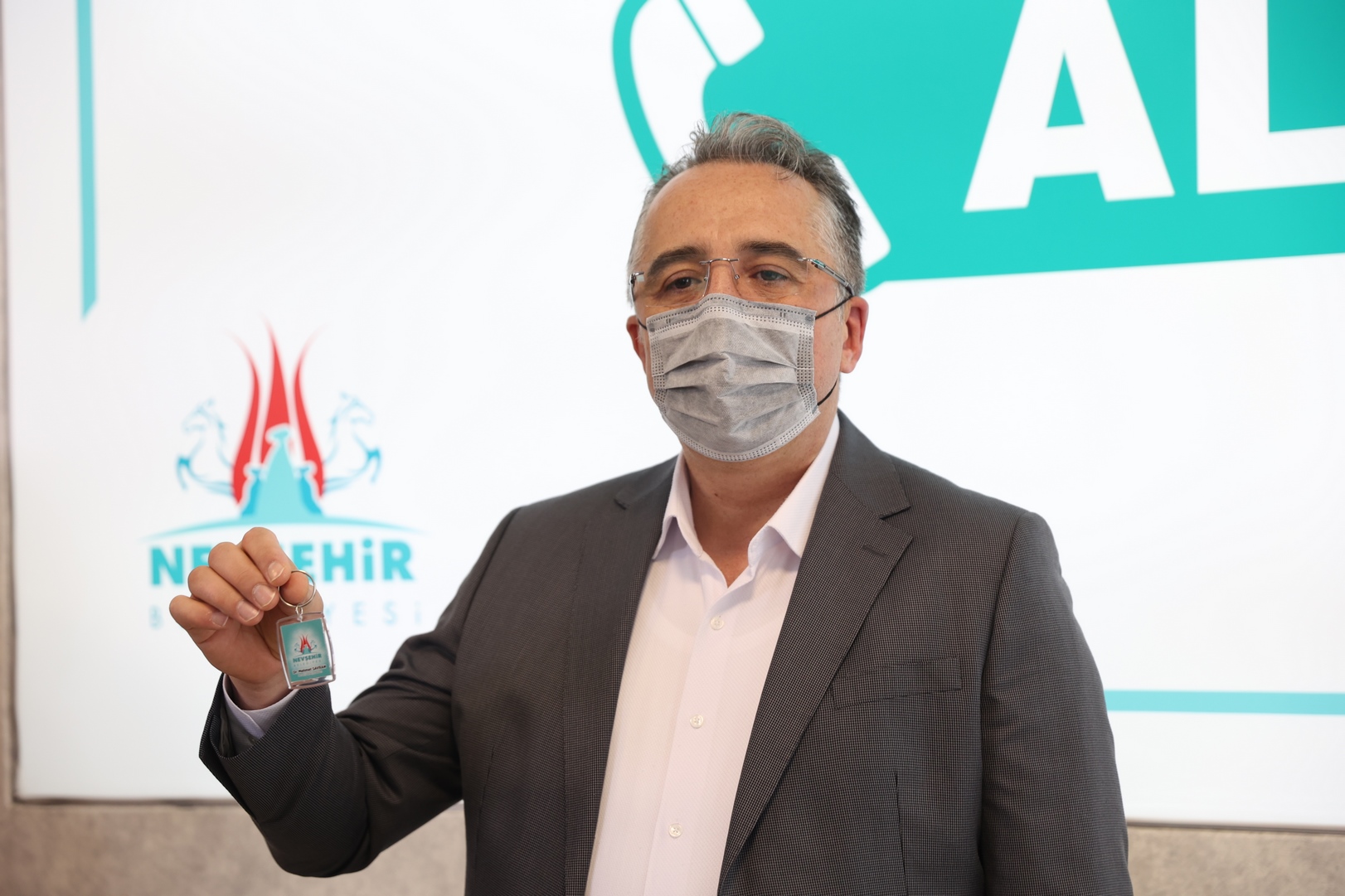 NEVŞEHİR BELEDİYESİ’NDEN VATANDAŞLARA HES KODLU ANAHTARLIK