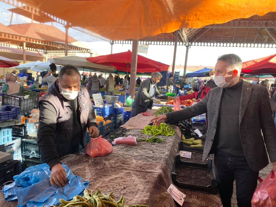 Başkan Ateş, Ürgüp pazarındaydı