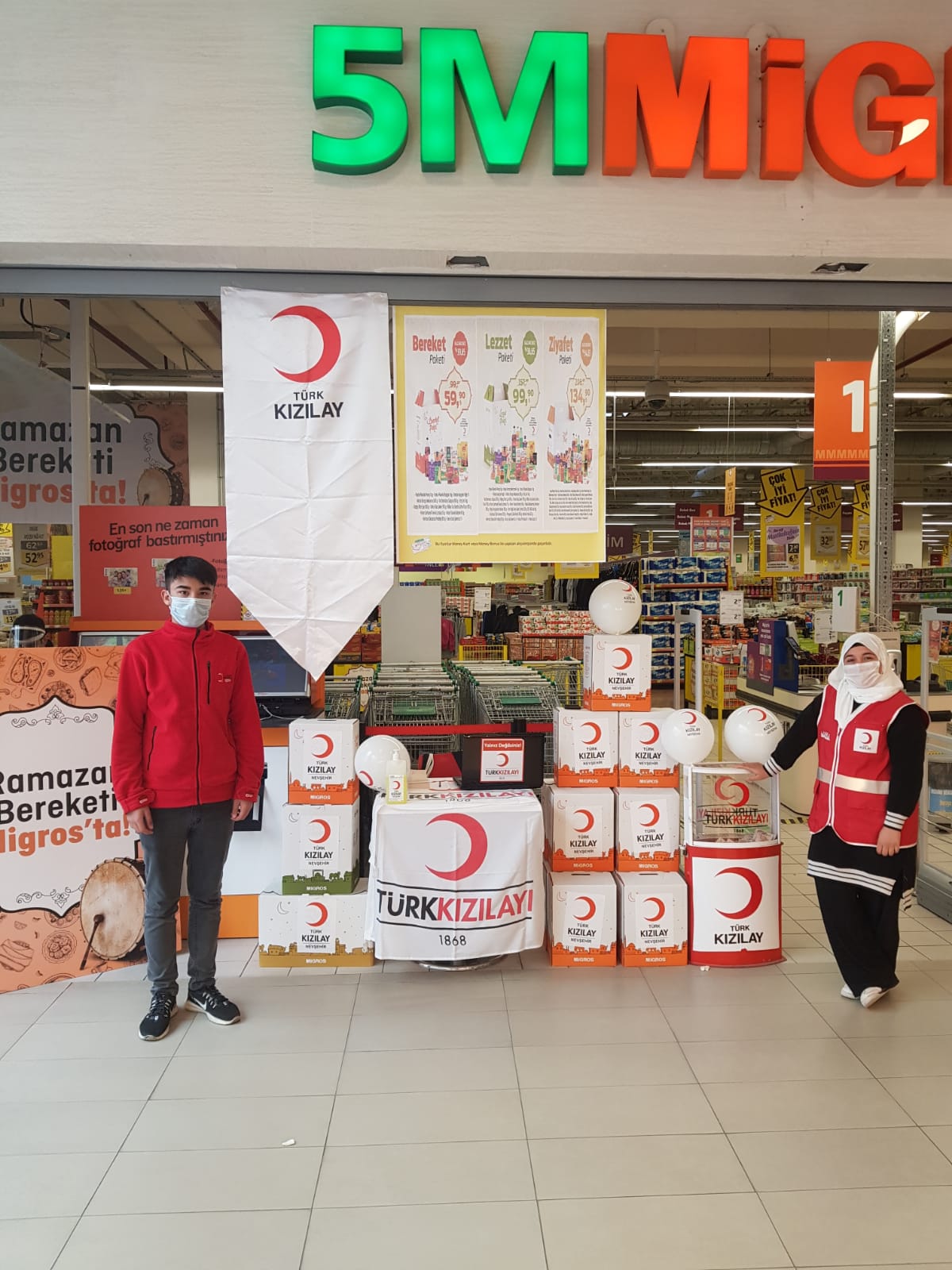 NEVŞEHİR KIZILAY BAĞIŞ STANDI KURDU!