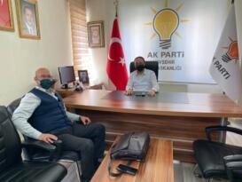 Başkan Kemikkıran vatandaşın derdini dinliyor