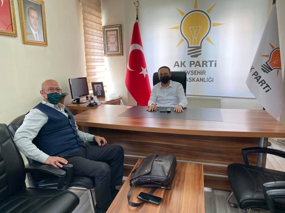 Başkan Kemikkıran vatandaşın derdini dinliyor