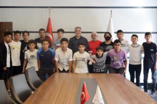 BAŞKAN SAVRAN’DAN TÜRKİYE 3.’SÜ OLAN NEVŞEHİR BELEDİYESPOR U15 TAKIMINA TEBRİK