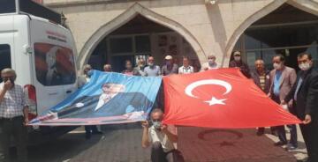 CHP’den Başkan Ateş’e Türk bayrağı ve Atatürk portresi