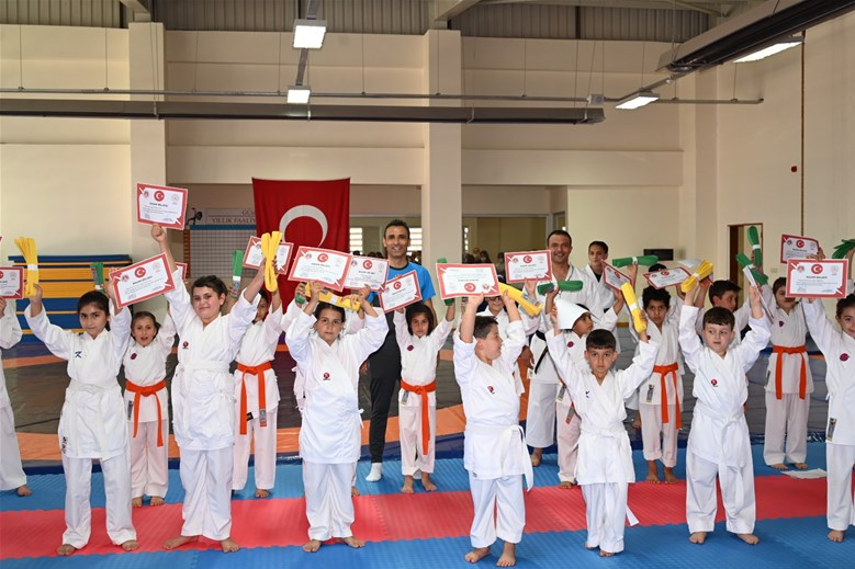 Karate kuşak sınavı yapıldı