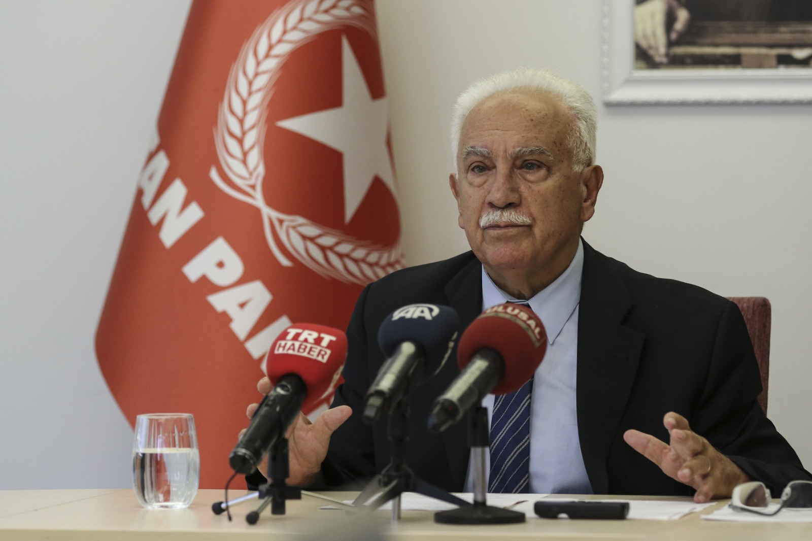 VATAN PARTİSİ GENEL BAŞKANI DOĞU PERİNÇEK’TEN ANGELA MERKEL’E DESTEK MESAJI