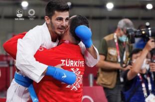 Olimpik Anneler projesinin sporcularından Eray Şamdan Gümüş Madalya kazandı
