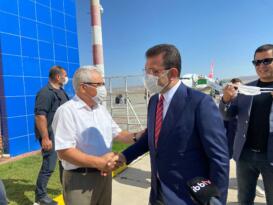 İmamoğlu’nu havalimanında karşıladılar