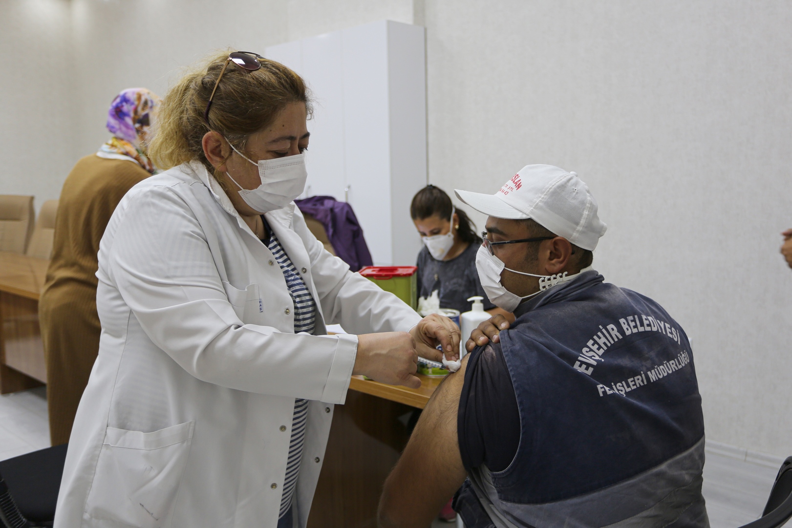 BELEDİYE ÇALIŞANLARINA 2. DOZ KOVİD 19 AŞISI YAPILDI