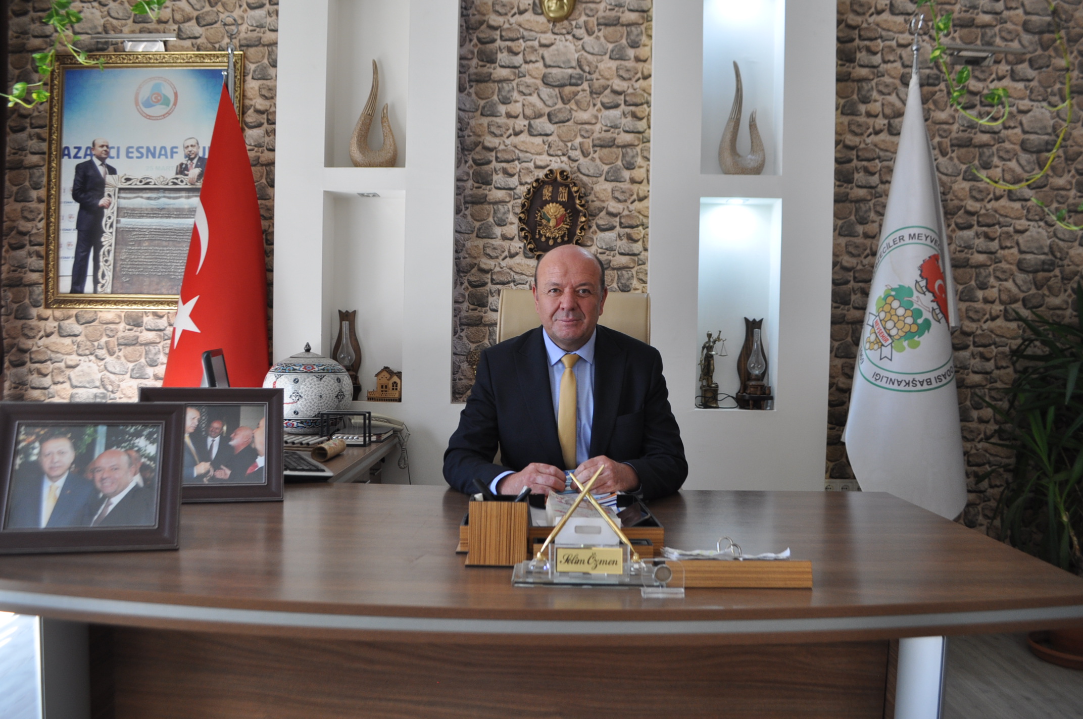 Başkan Özmen’den pazarcı esnafına aşı çağrısı
