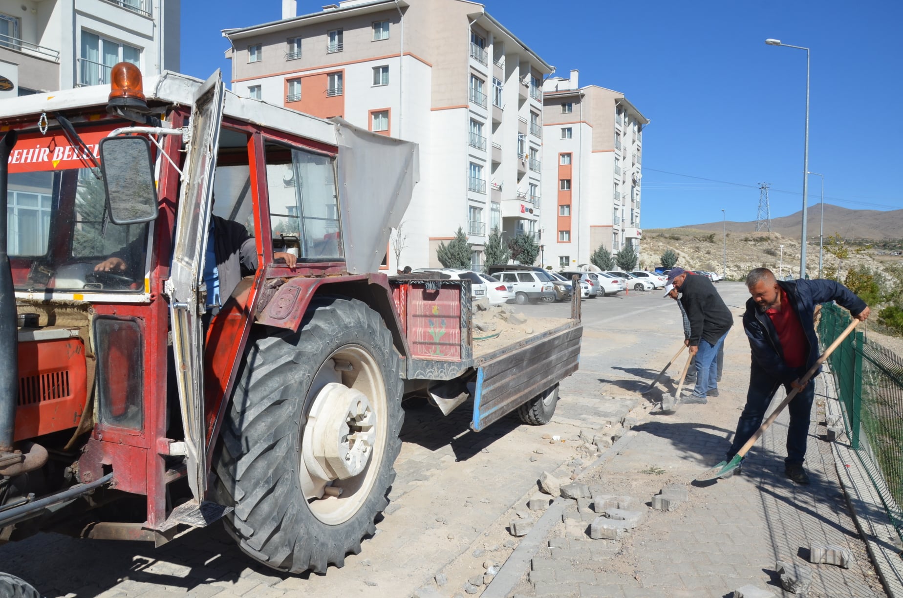 Taş döşeme çalışmaları Harmanyeri’nde yoğunlaştı