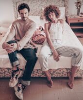 BURAY “NASIL UNUTURUM” ŞARKI..