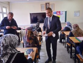 Acıgöl’de kuranı kerim dağıtımı