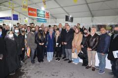 AK PARTİ YÖNETİCİLERİ NEVŞEHİR BELEDİYESİ KİTAP FUARI’NI GEZDİ