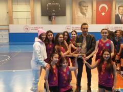 ALTINYILDIZLI FİLENİNKÜÇÜK SULTANLARI NEVŞEHİR ŞAMPİYONU