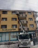 Derinkuyu’da buz sarkıtları temizleniyor