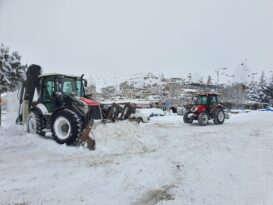 Göreme’de karla mücadele sürüyor