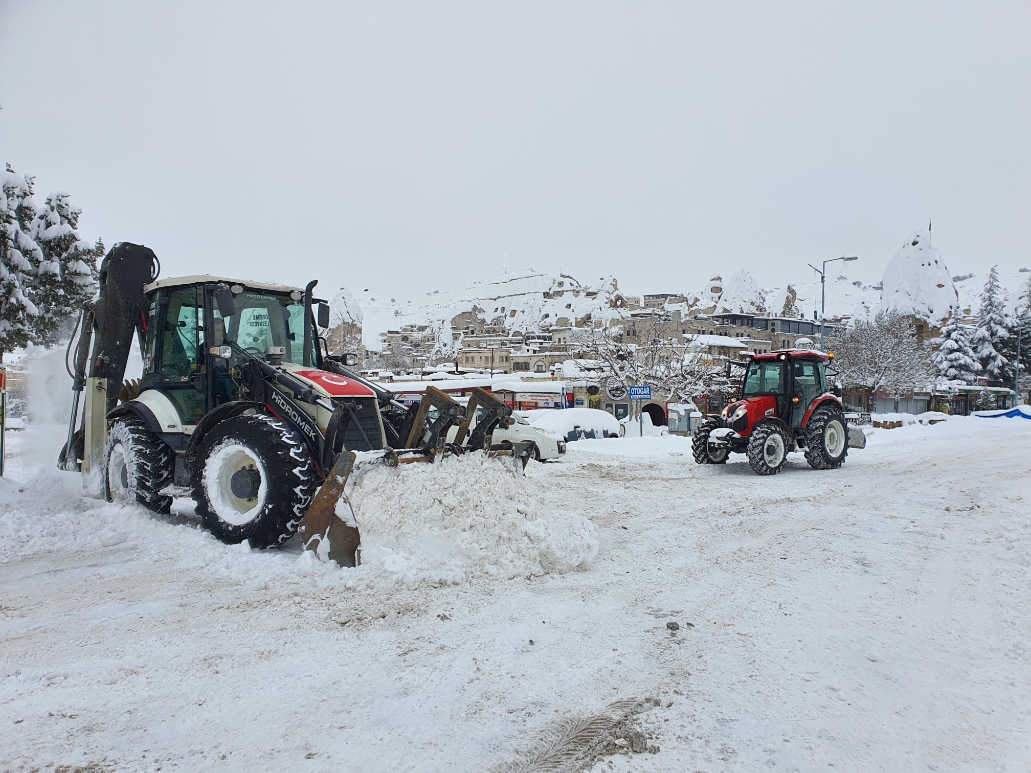 Göreme’de karla mücadele sürüyor