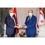 KKTC CUMHURBAŞKANI ERSİN TATAR SOYDAŞLARINI AĞIRLADI